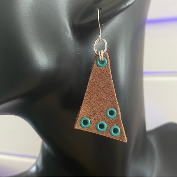 2/$29 Handmade Triangle Leather & Grommet Earrings 2.5" Brown Blue Green - Picture 1 of 2